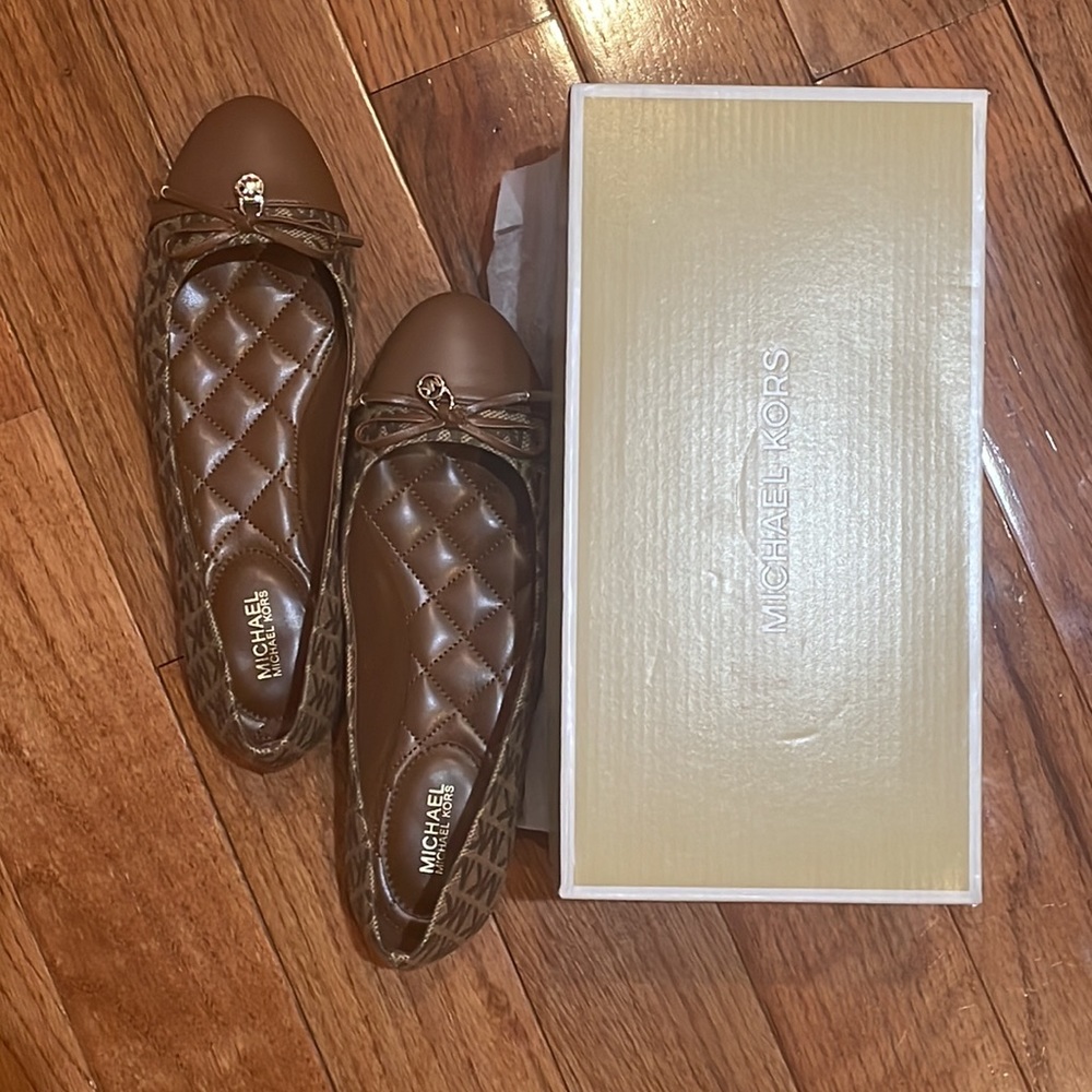 Brand new Michael Kors flats. Beige, size 7.5